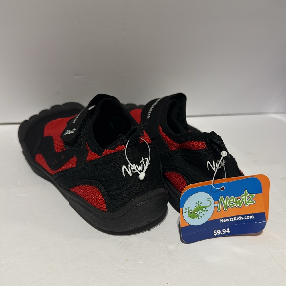 NEWTZ kids water shoes(4/5) - Picture 3 of 4